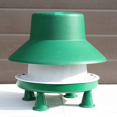 Blenheim Plastic Feeder - 6kg (with legs)