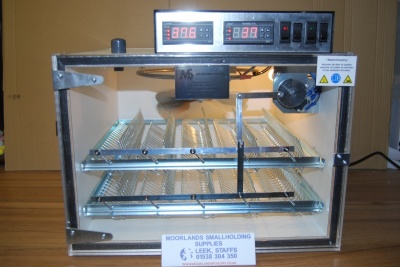 MS100V Incubator with Digital Humidity Display & Plexiglass Door)