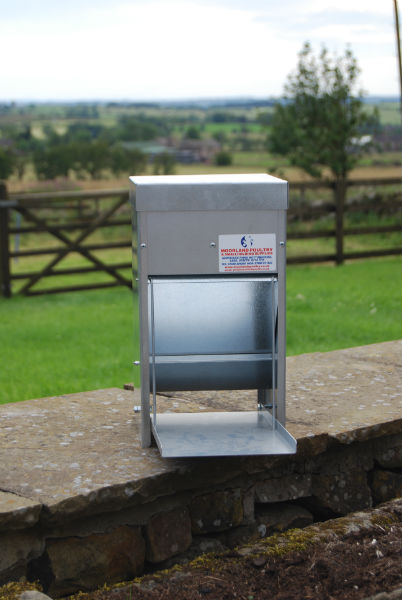Heavy Duty 7 5kg Galvanised Treadle Poultry Feeder