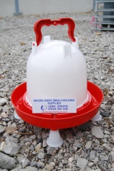 Plastic Drinker - 7 litre (legs)